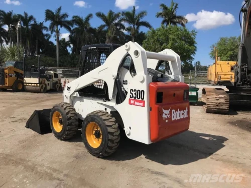 Sửa chữa máy xúc lật Bobcat S300 - Lọc, phụ tùng động cơ Bobcat