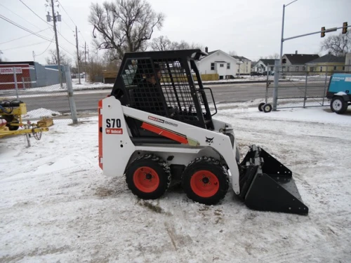 Sửa chữa máy xúc lật Bobcat S70 - Lọc, phụ tùng động cơ Bobcat